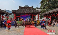 广西贺州：多彩民俗欢庆